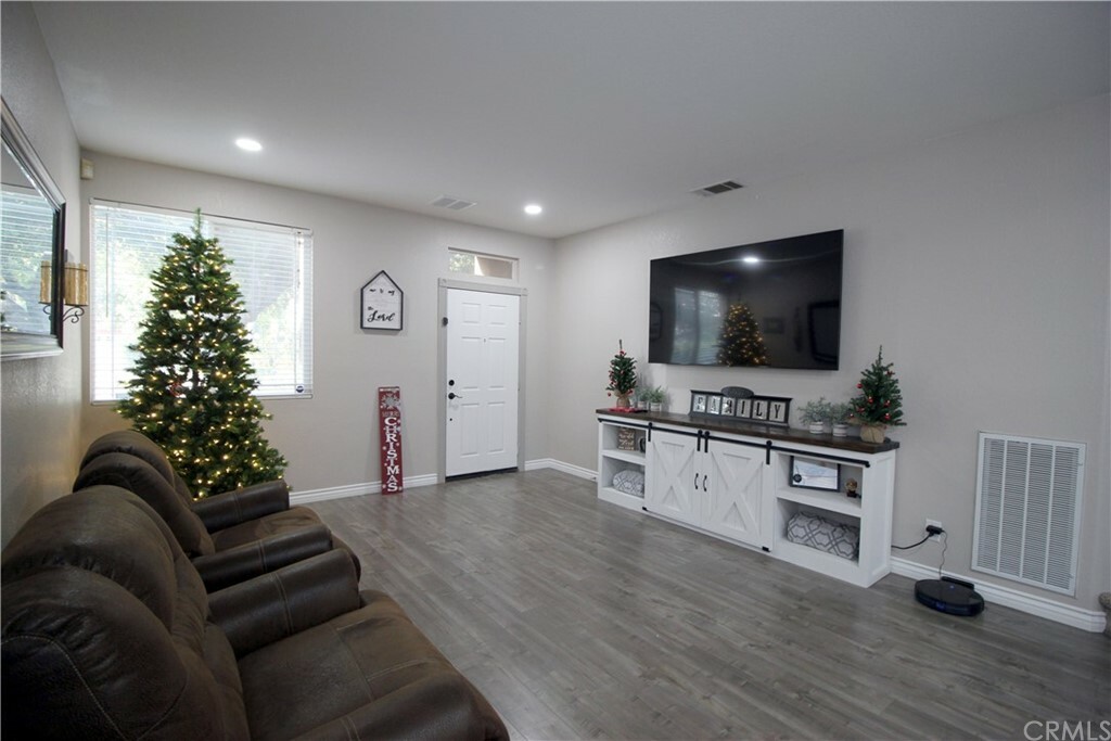 Property Photo:  951 Hemingway Drive  CA 92878 