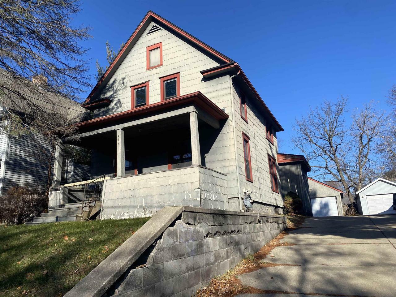 Property Photo:  419 Portland Ave  WI 53511 