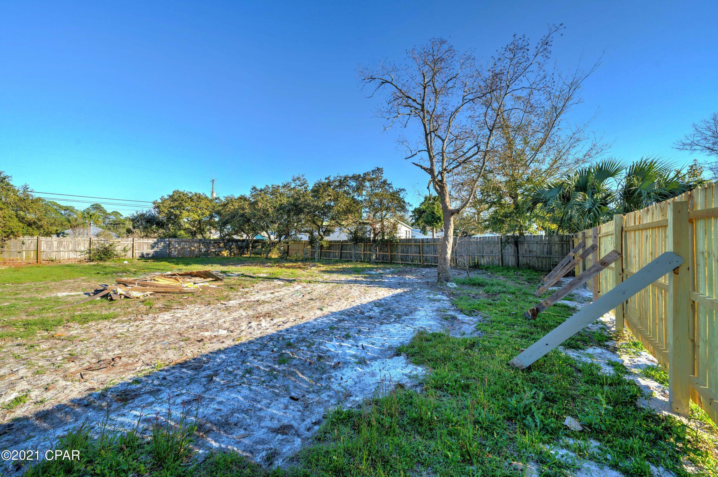 Property Photo:  104 Evergreen Street  FL 32407 