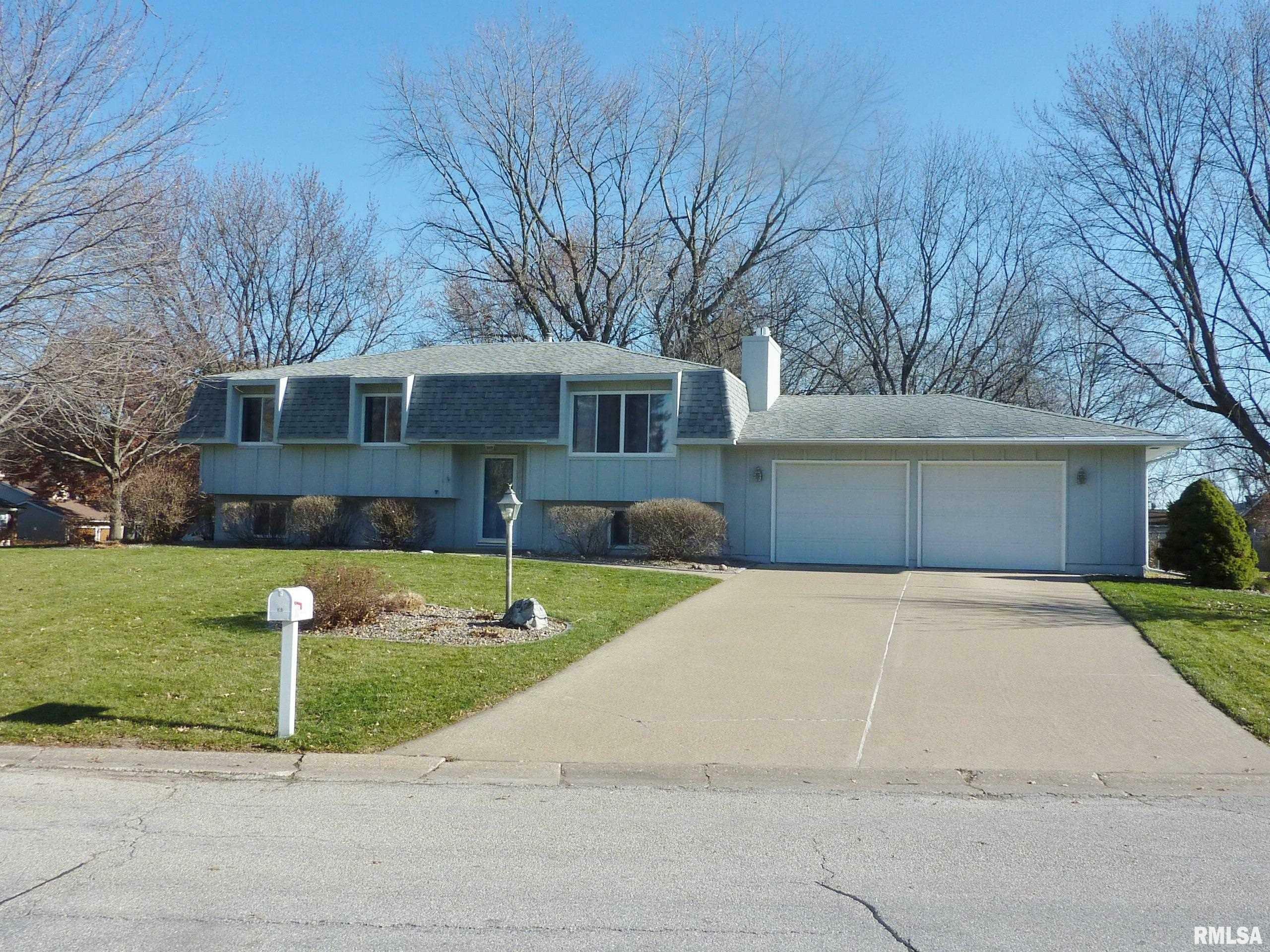 Property Photo:  302 Park Lane  IA 52748 