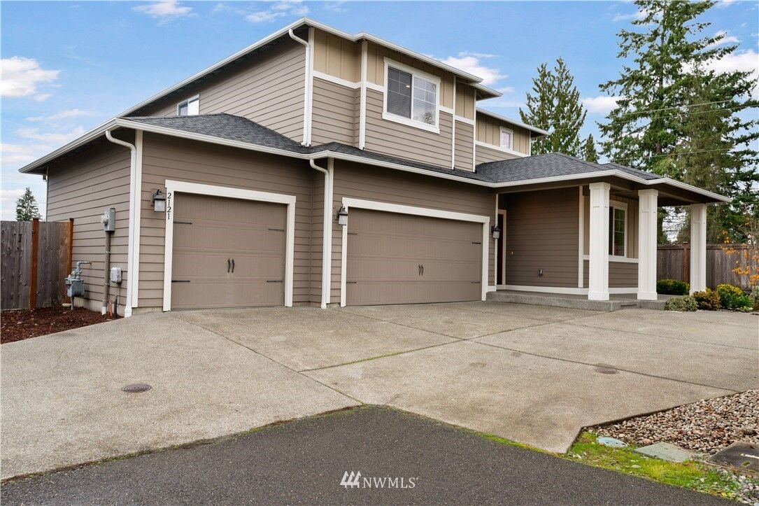Property Photo: 2121 184th Street Ct E WA 98387