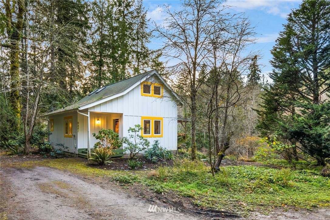 Property Photo: 9881 NE Nelson Hill Lane WA 98110