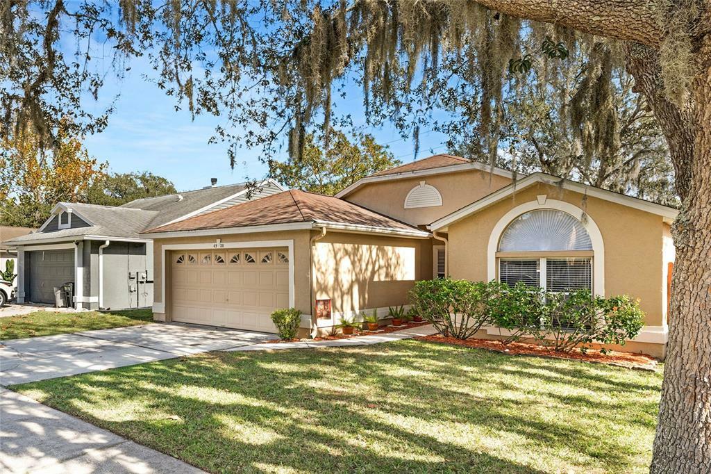 Property Photo: 4320 Fox Hollow Circle FL 32707