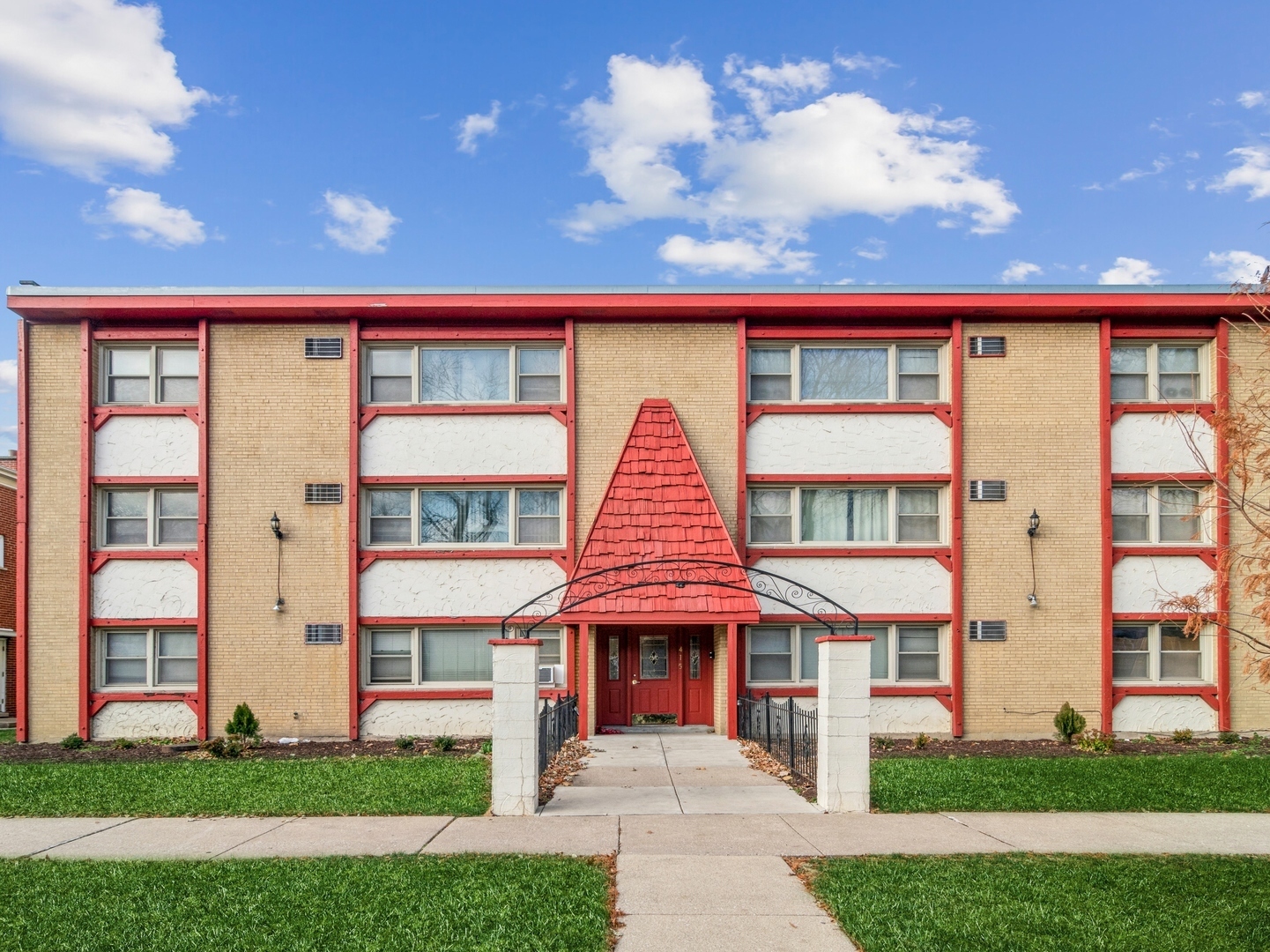 Property Photo:  415 S Lombard Avenue 203  IL 60302 