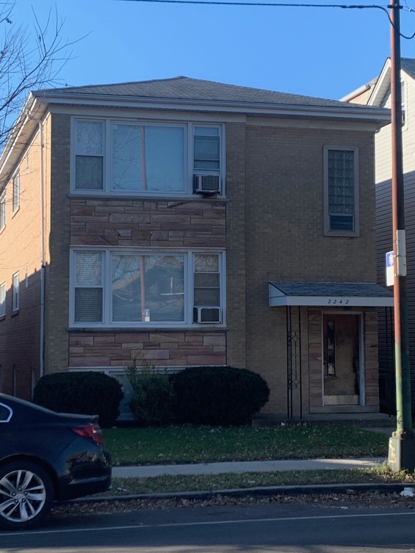 Property Photo: 2242 N Narragansett Avenue IL 60639