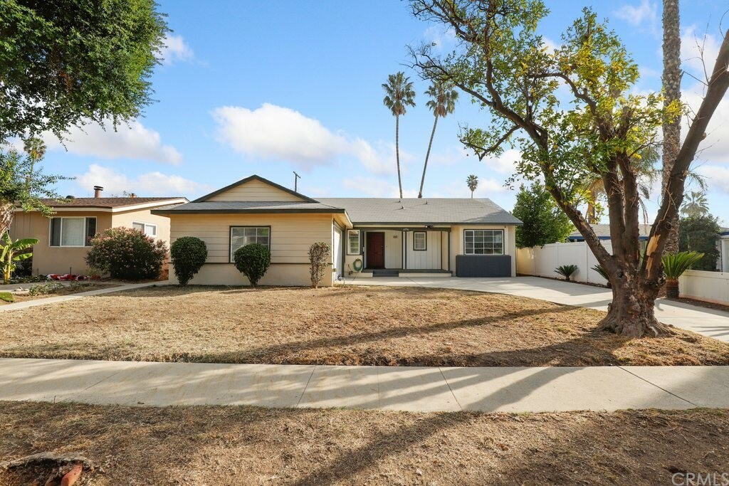 Property Photo:  8550 Casaba Avenue  CA 91306 