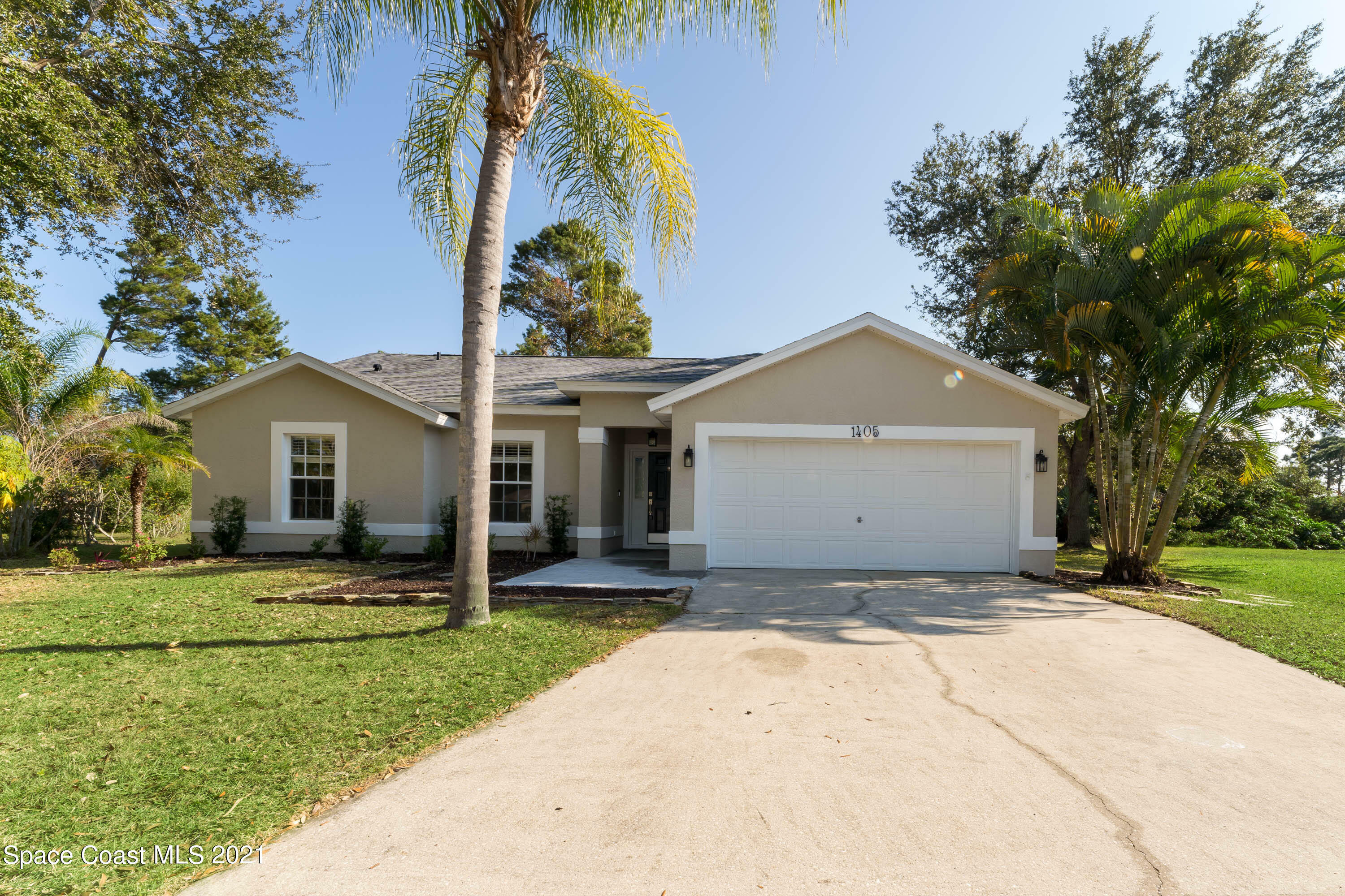 Property Photo: 1405 Bronco FL 32940