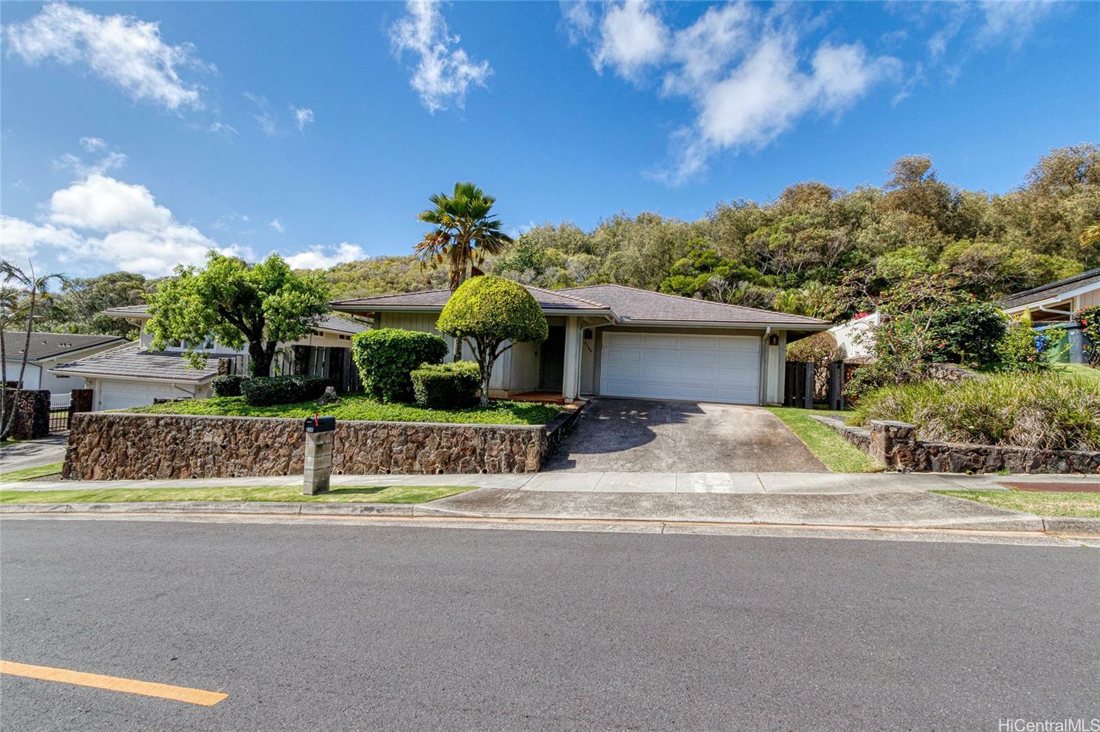 2146 Halakau Street  Honolulu HI 96821 photo