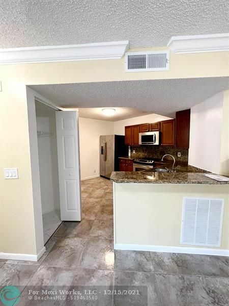 8901 Wiles Rd 204  Coral Springs FL 33067 photo