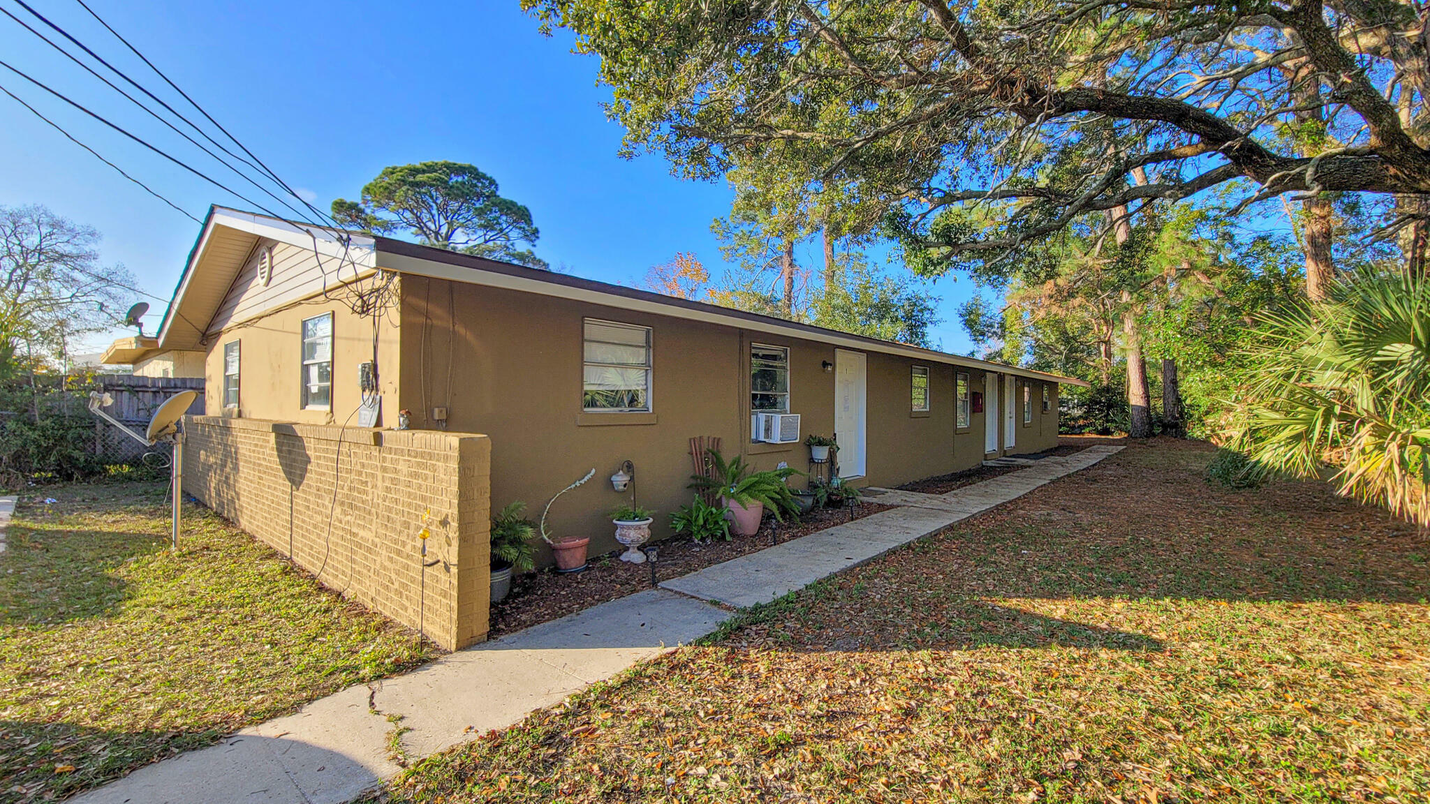 Property Photo: 9 NE McGriff Street FL 32548