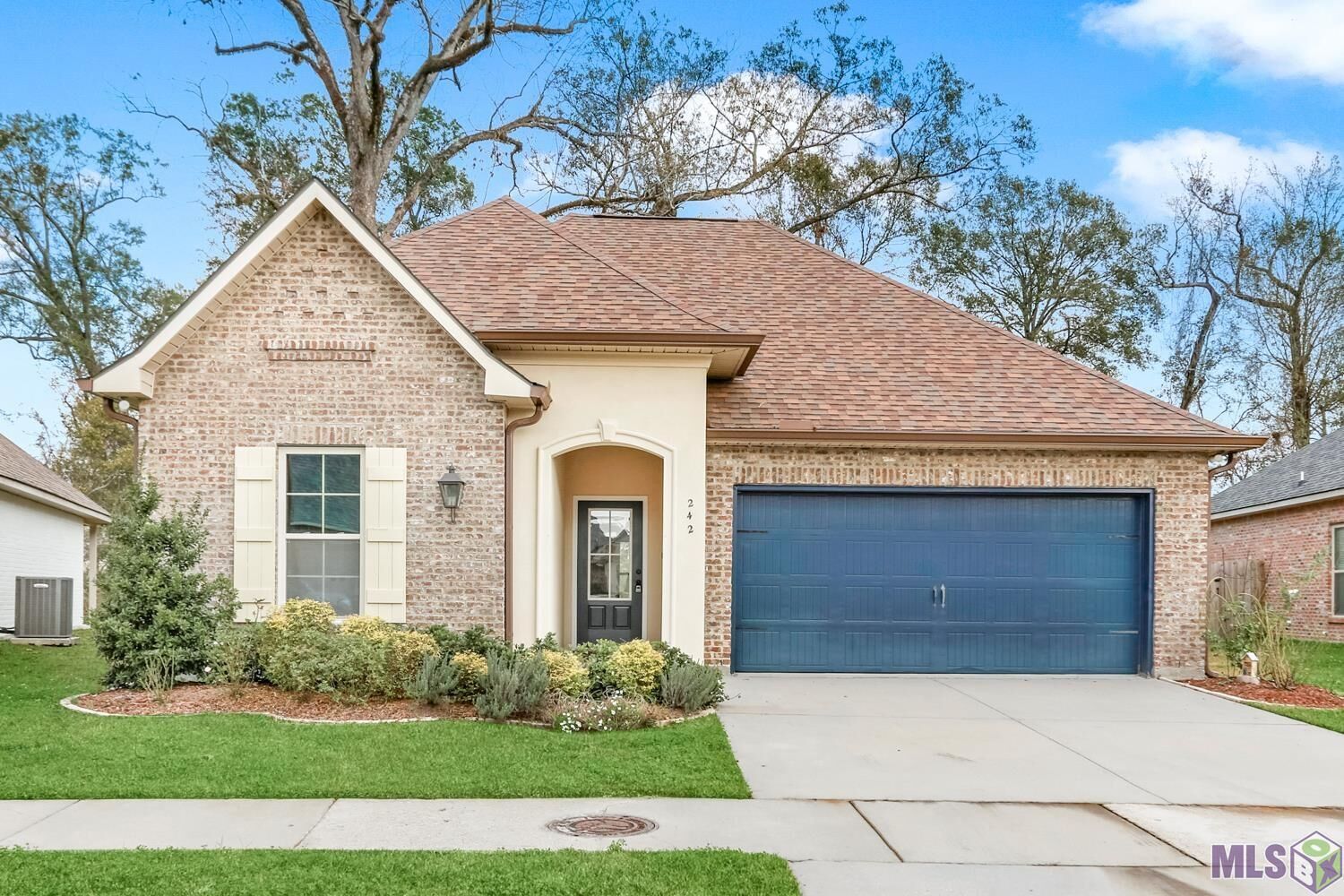 Property Photo:  242 Lake Breeze Dr  LA 70820 