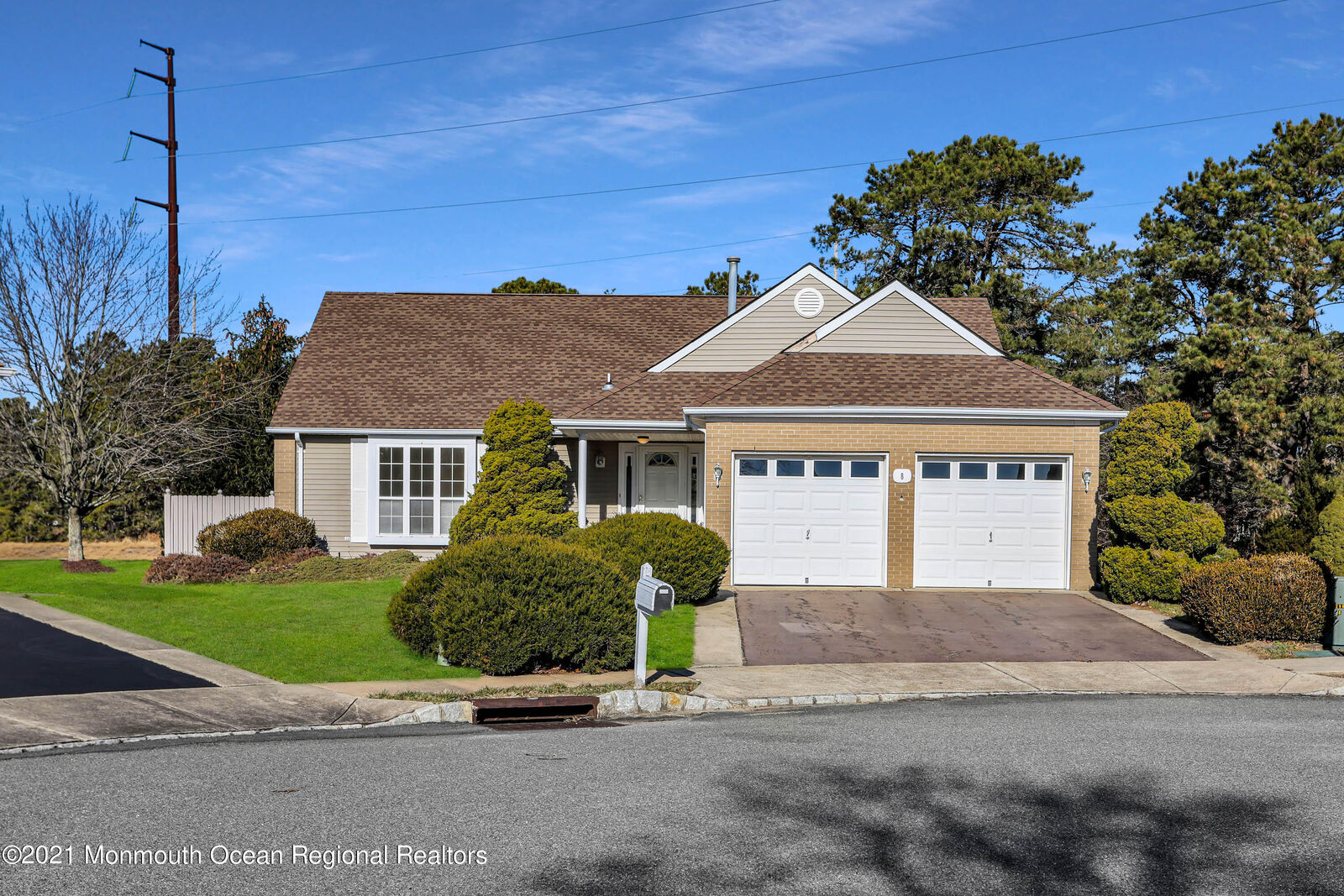 Property Photo:  8 Ripley Court  NJ 08757 