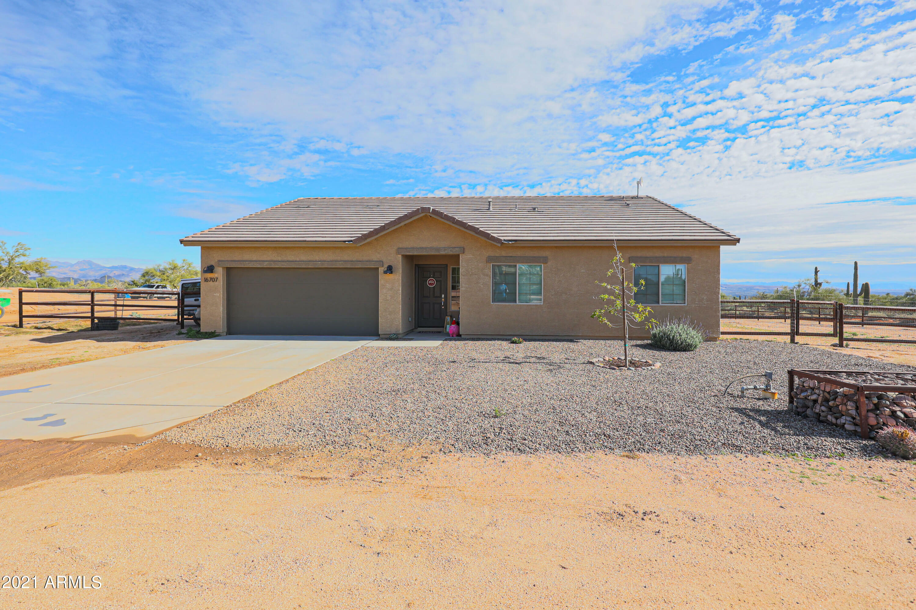 Property Photo: 16707 E Creosote Drive AZ 85262