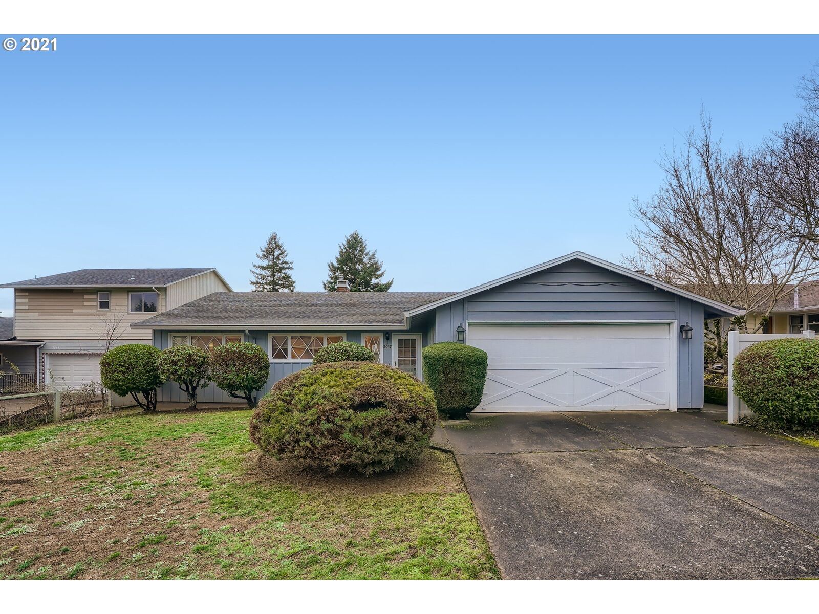 Property Photo: 2037 SE 102nd Ave OR 97216