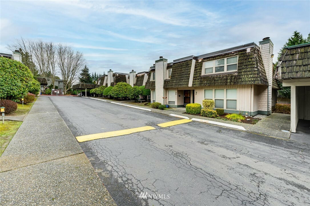 Property Photo: 12600 4th Avenue W 3C WA 98204