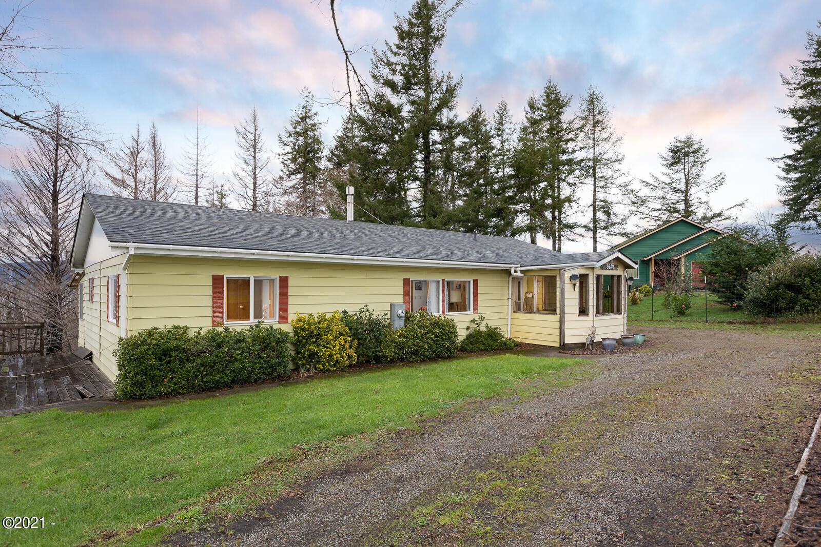 Property Photo:  9649 NE Highland View Lane  OR 97368 