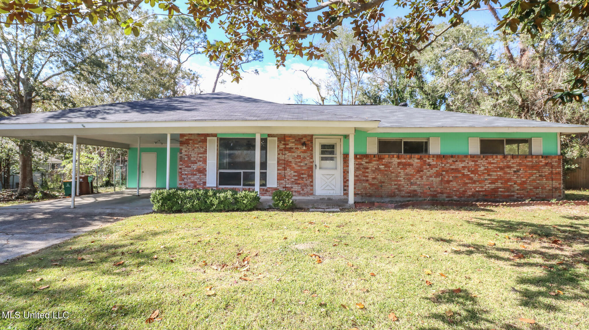 Property Photo:  219 Buena Vista Drive  MS 39560 