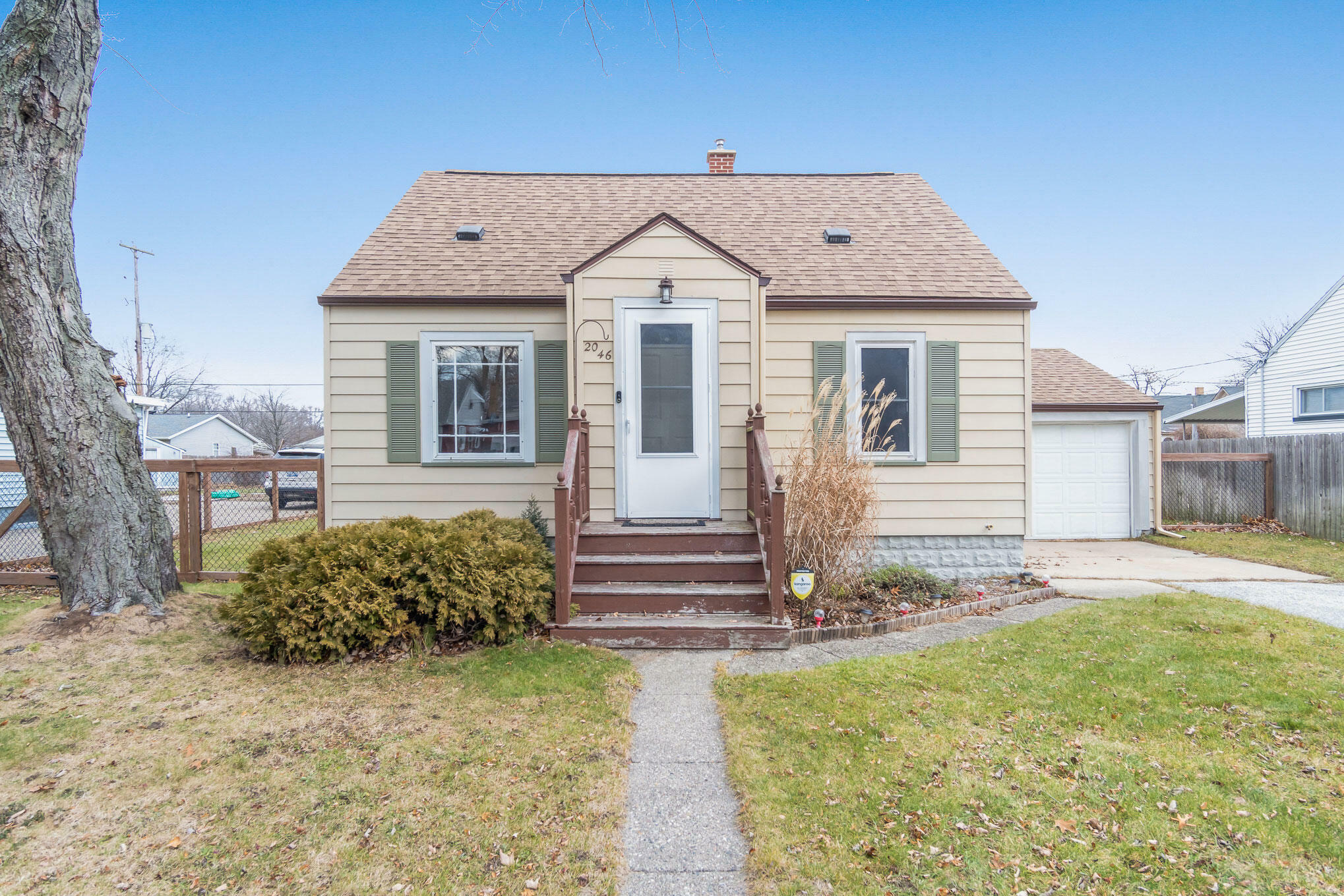 Property Photo:  2046 Leif Avenue  MI 49441 