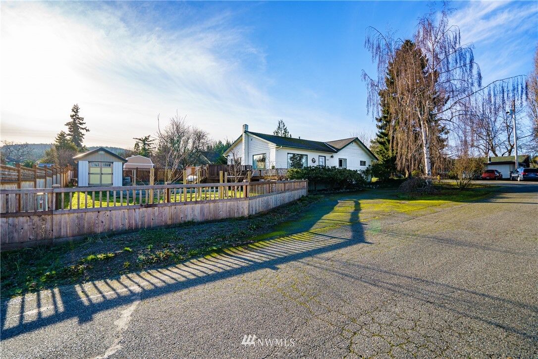 Property Photo:  1317 King Street  WA 98221 