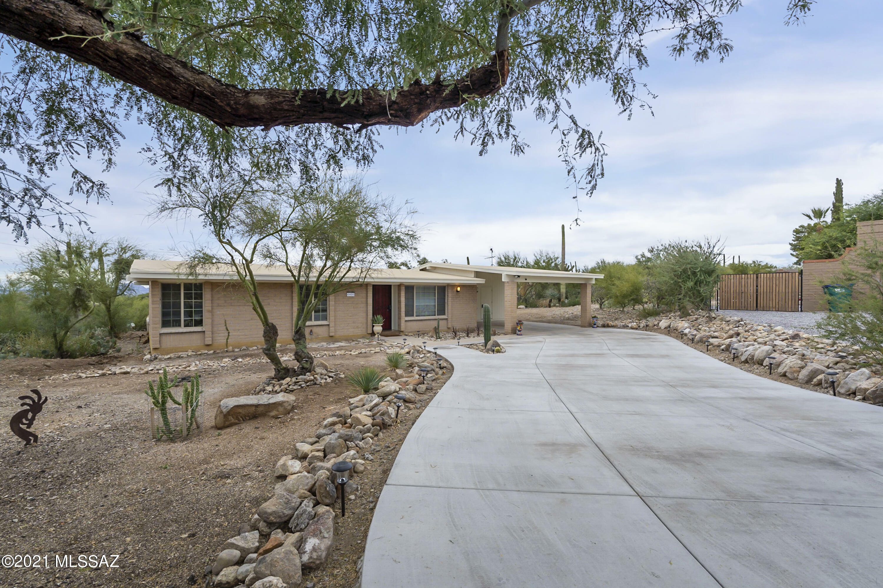 Property Photo:  6400 N Burro Creek Place  AZ 85718 