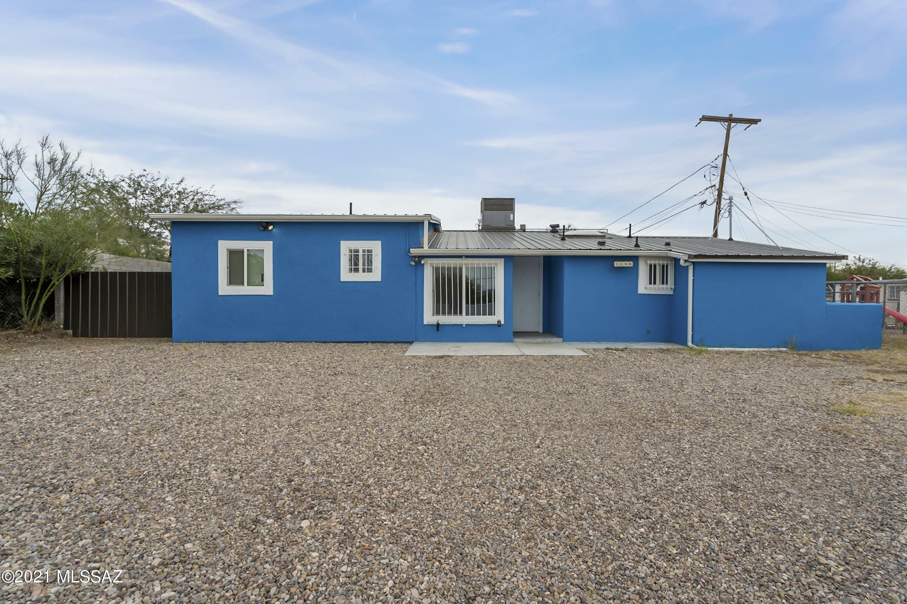 Property Photo:  2490 N Fairview Avenue  AZ 85705 