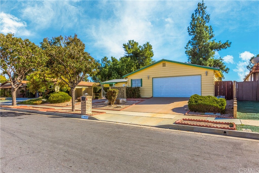 Property Photo:  1448 Brentwood Way  CA 92545 