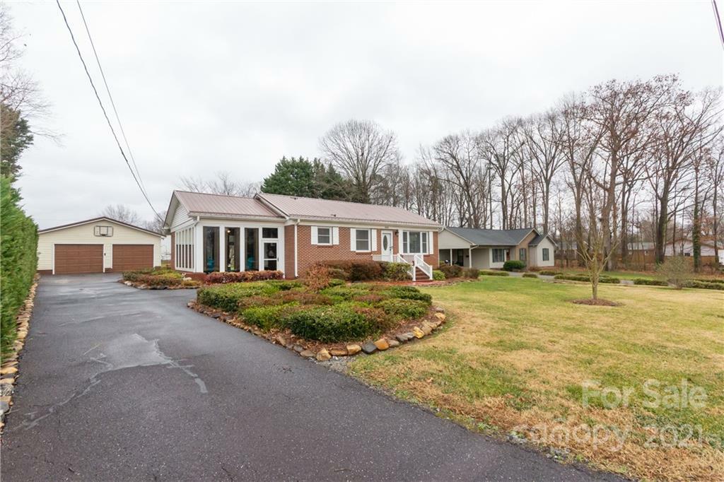 Property Photo:  805 2nd Street SE  NC 28613 