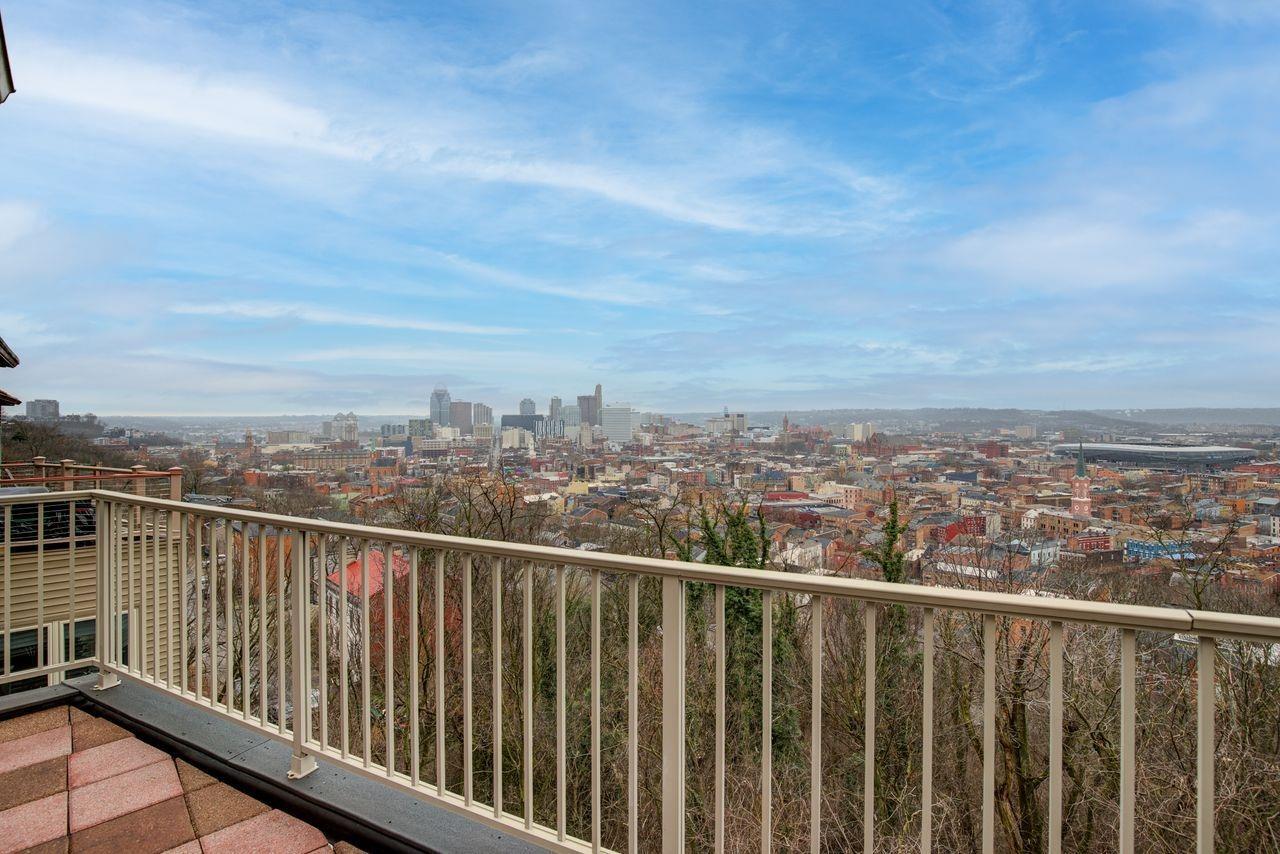 Property Photo: 109 Dorsey St OH 45202