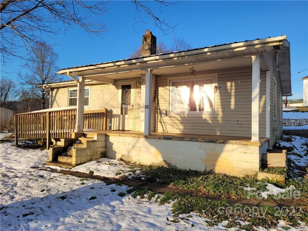 Property Photo: 10 Locust Street NC 28753