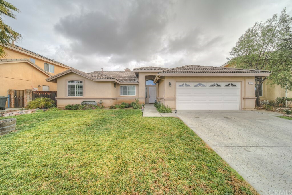 Property Photo:  121 Morgan Court  CA 92582 