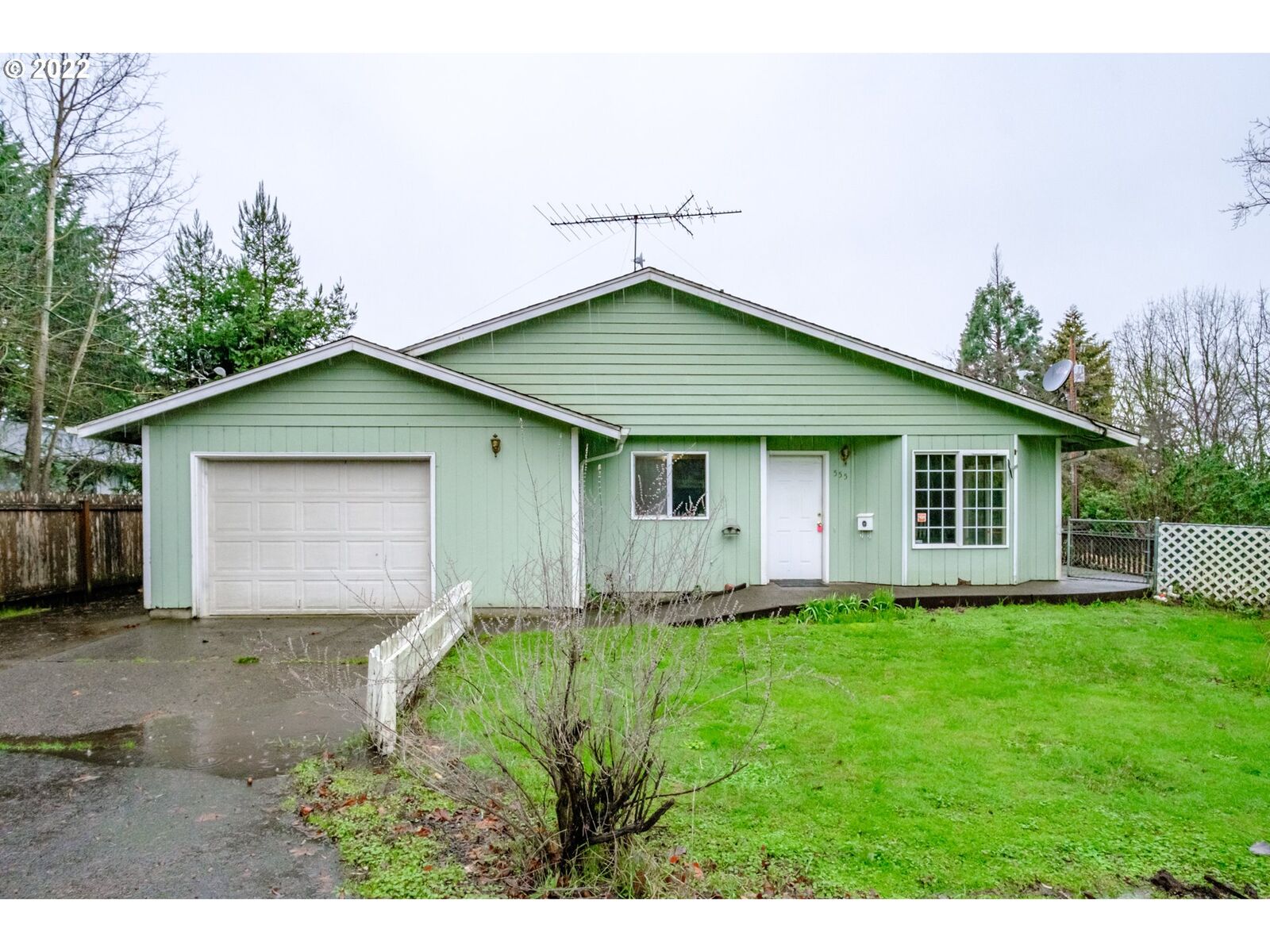 Property Photo: 555 Ash St OR 97327