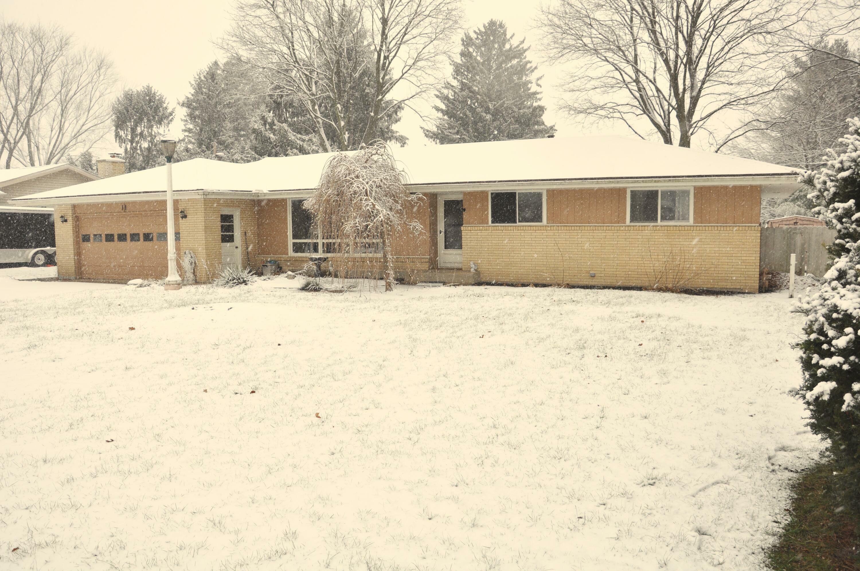 Property Photo: 11 W 39th Street MI 49423