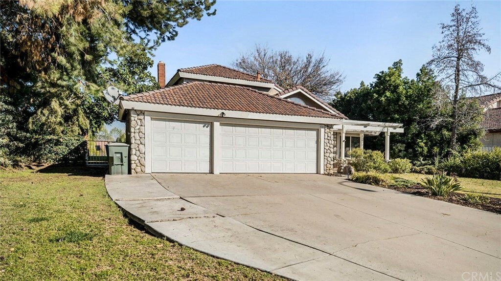Property Photo:  6766 Wilding Place  CA 92506 