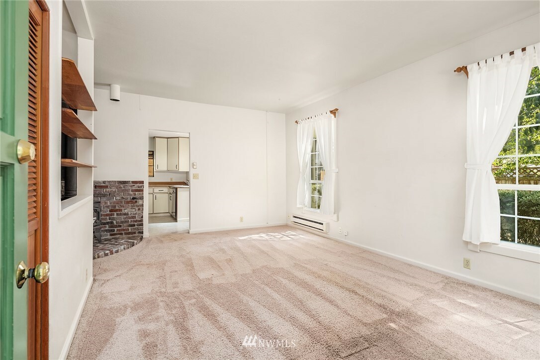 Property Photo: 3866 Monterey Place NE WA 98056