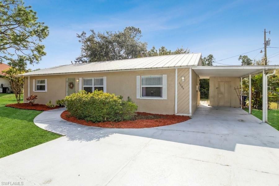 Property Photo:  1204 E 6th Street  FL 33972 