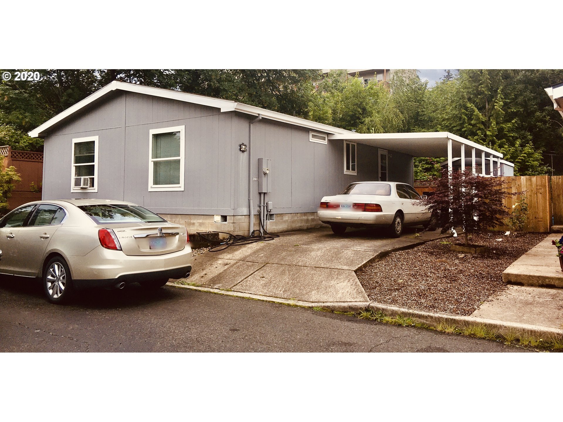 Property Photo: 5200 SE 132nd Ave #14 OR 97236