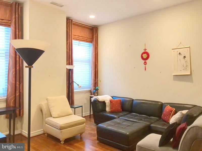 Property Photo:  1600 Arch Street 18 1610  PA 19103 