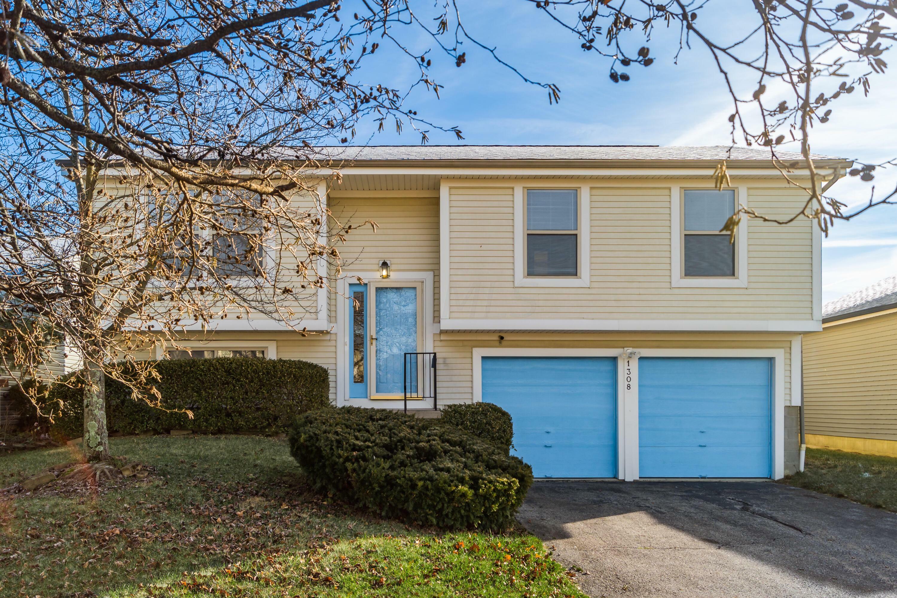 Property Photo: 1308 Pinnacle Drive OH 43204