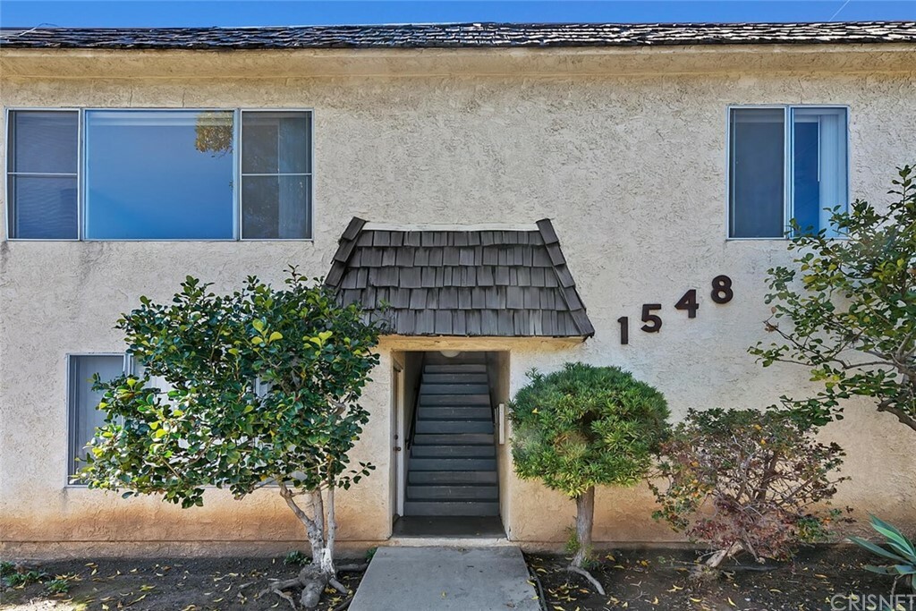 Property Photo:  1548 Yale Street 1  CA 90404 