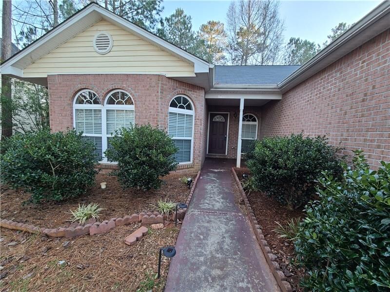 Property Photo:  9201 Tarnwood Circle  GA 30180 