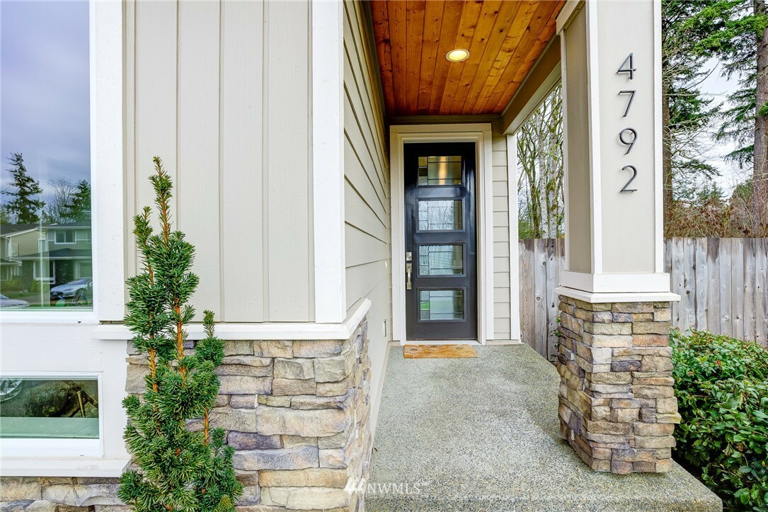 Property Photo:  4792 Smithers Avenue S  WA 98055 