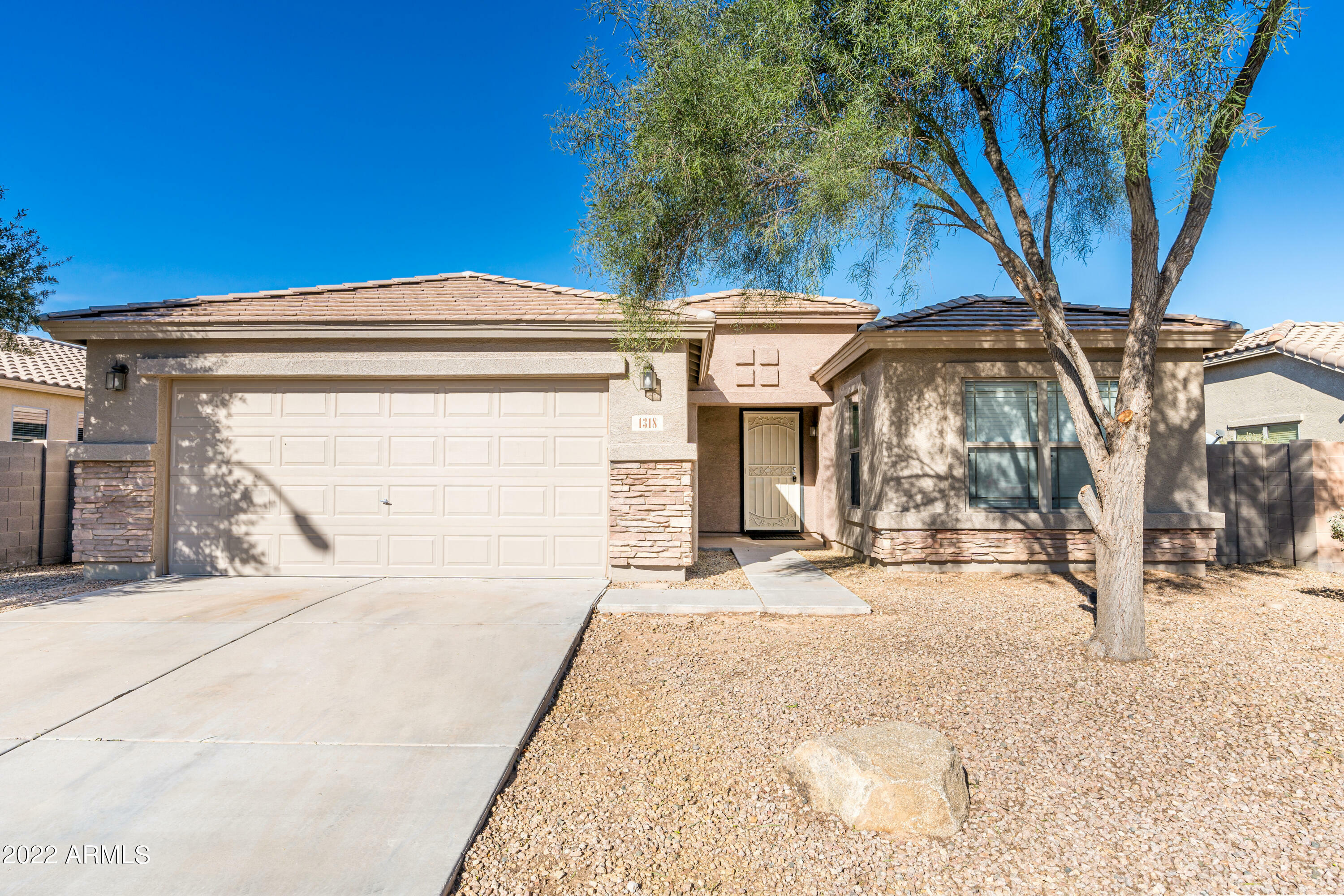 Property Photo: 1318 E Brent Court AZ 85122