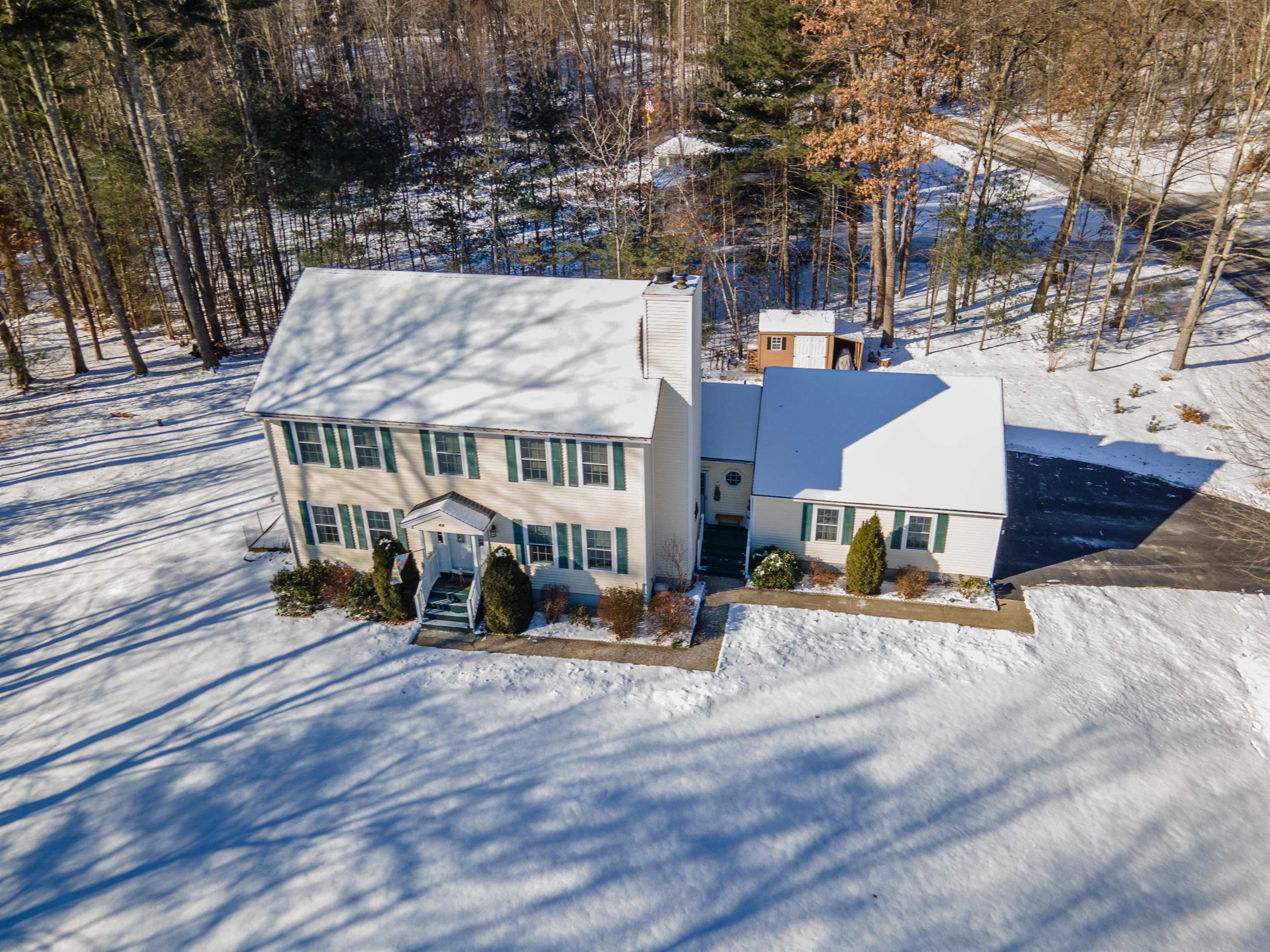 Property Photo:  48 Hansom Drive  NH 03054 