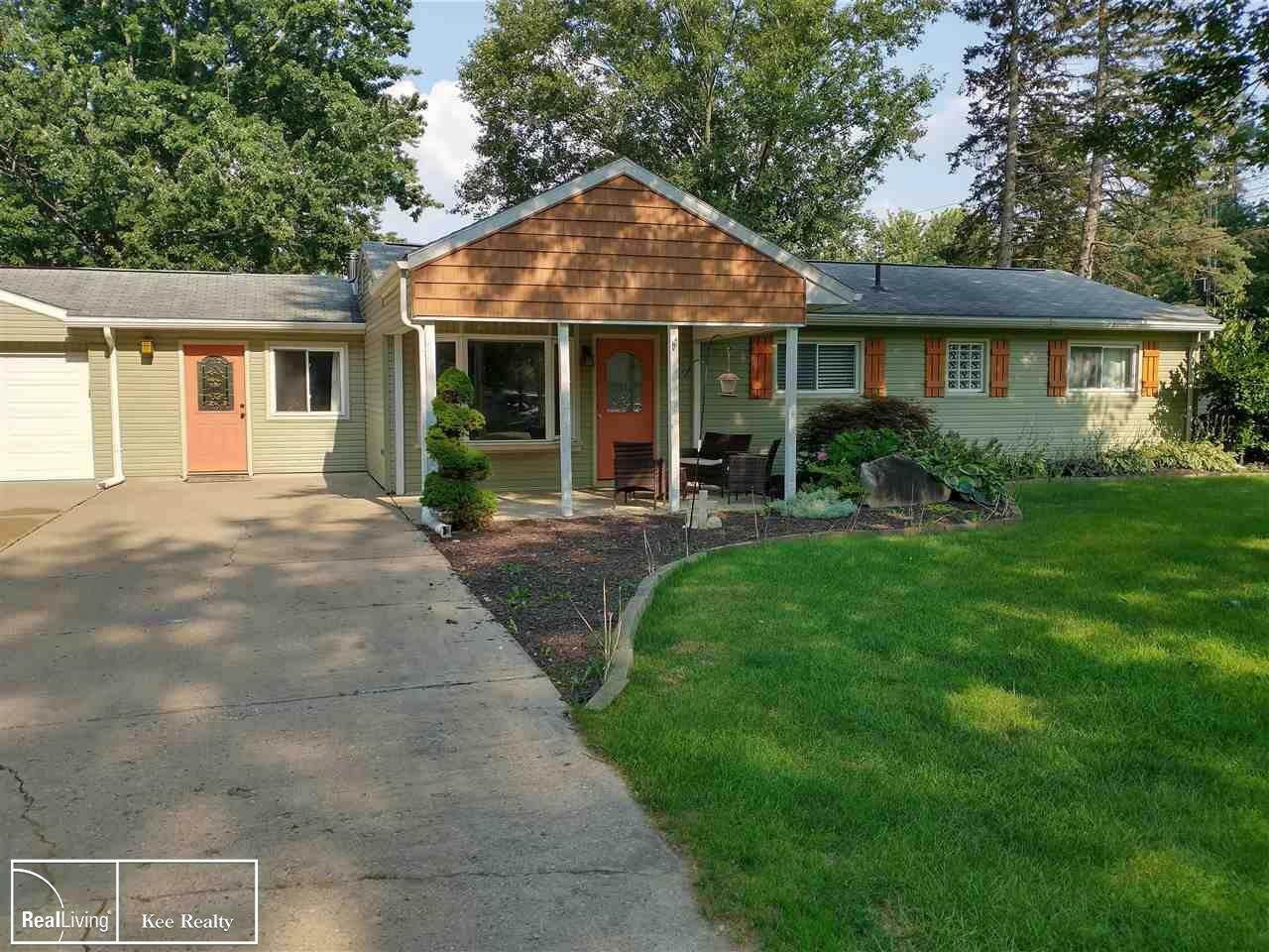 Property Photo:  4540 Independence  MI 48346 