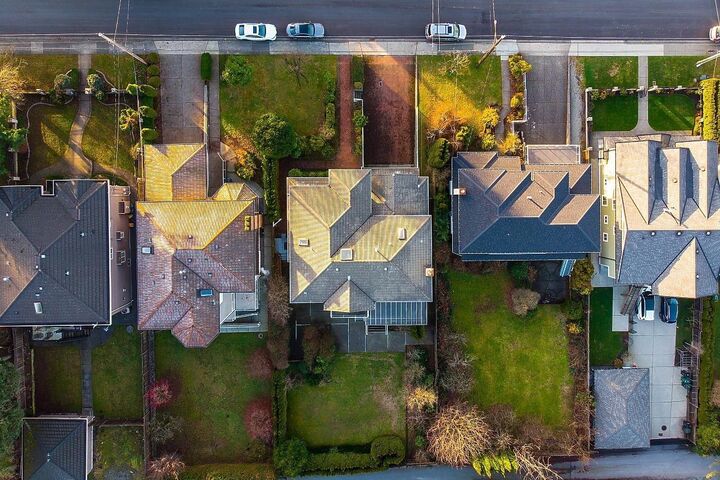 Property Photo: 74 E 37th Avenue BC V5W 1E2