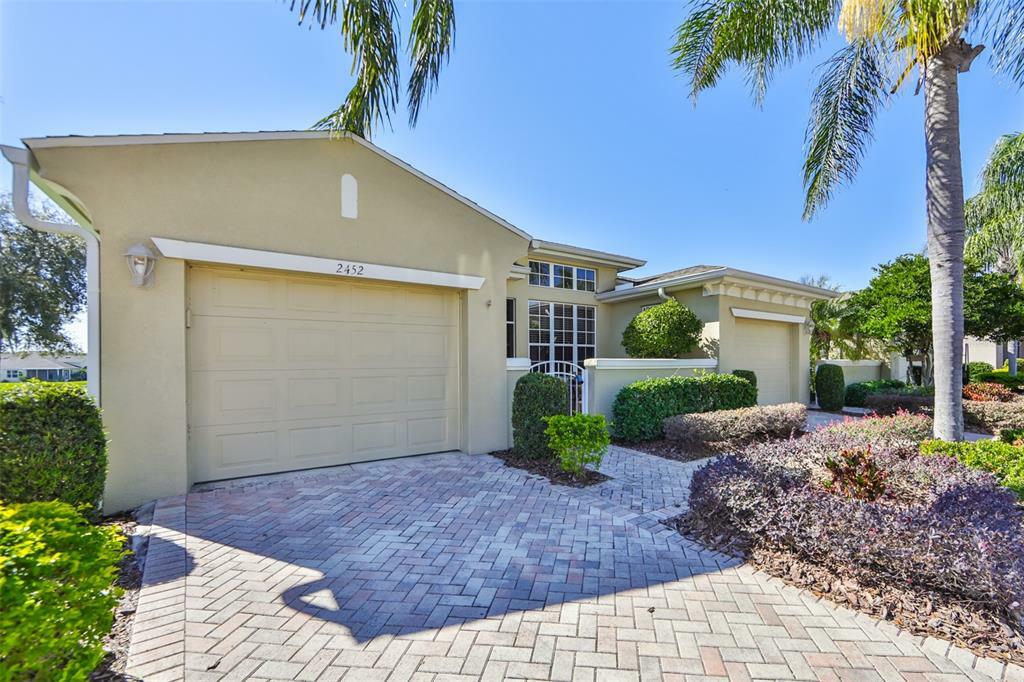 Property Photo:  2452 Kensington Greens Drive 25  FL 33573 