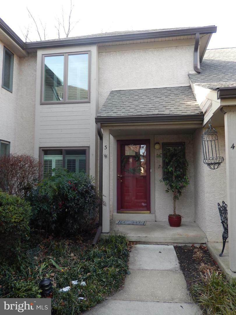 Property Photo: 3 Oakmont Place PA 19063