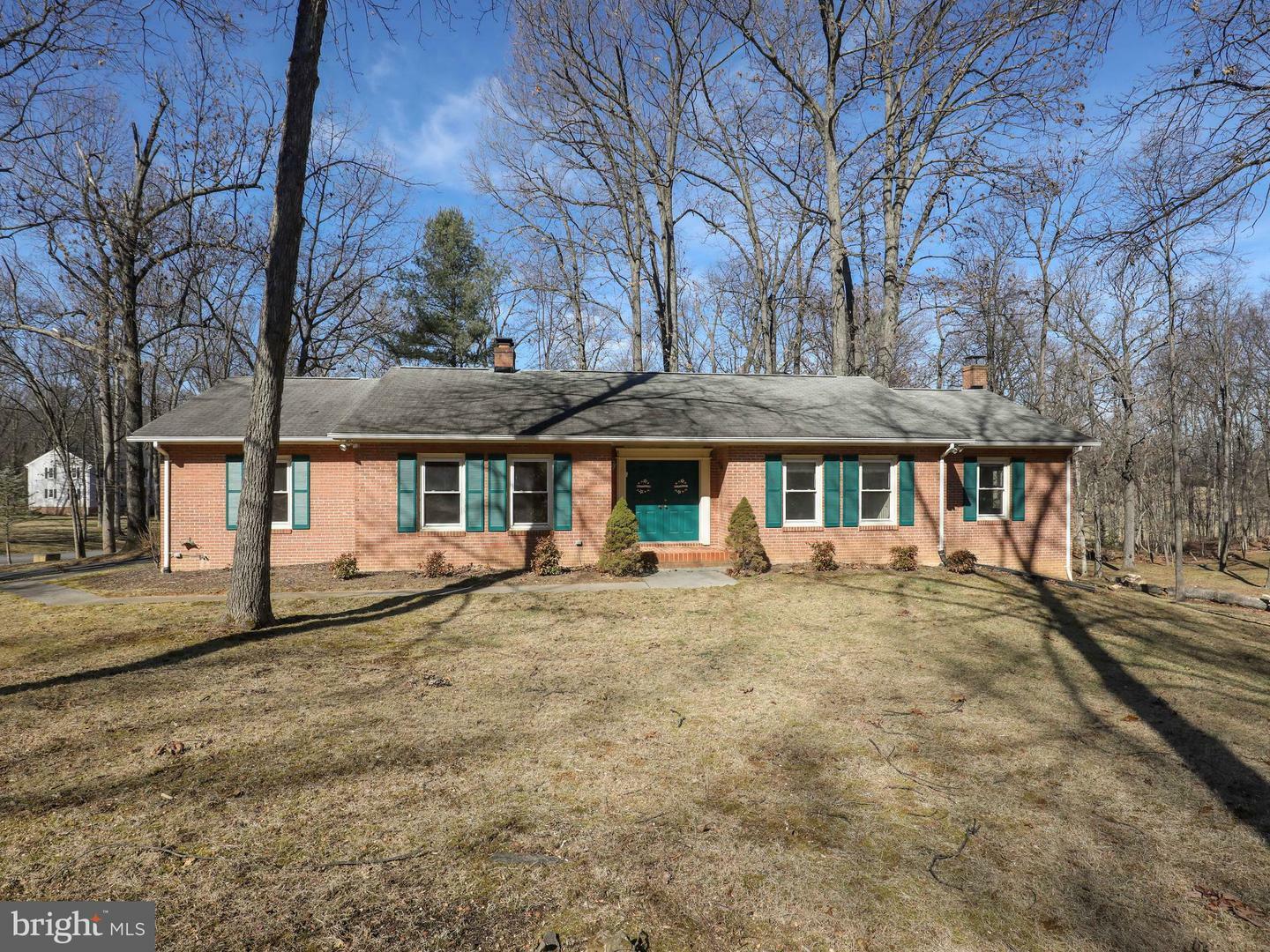 Property Photo:  163 Old Forest Circle  VA 22602 