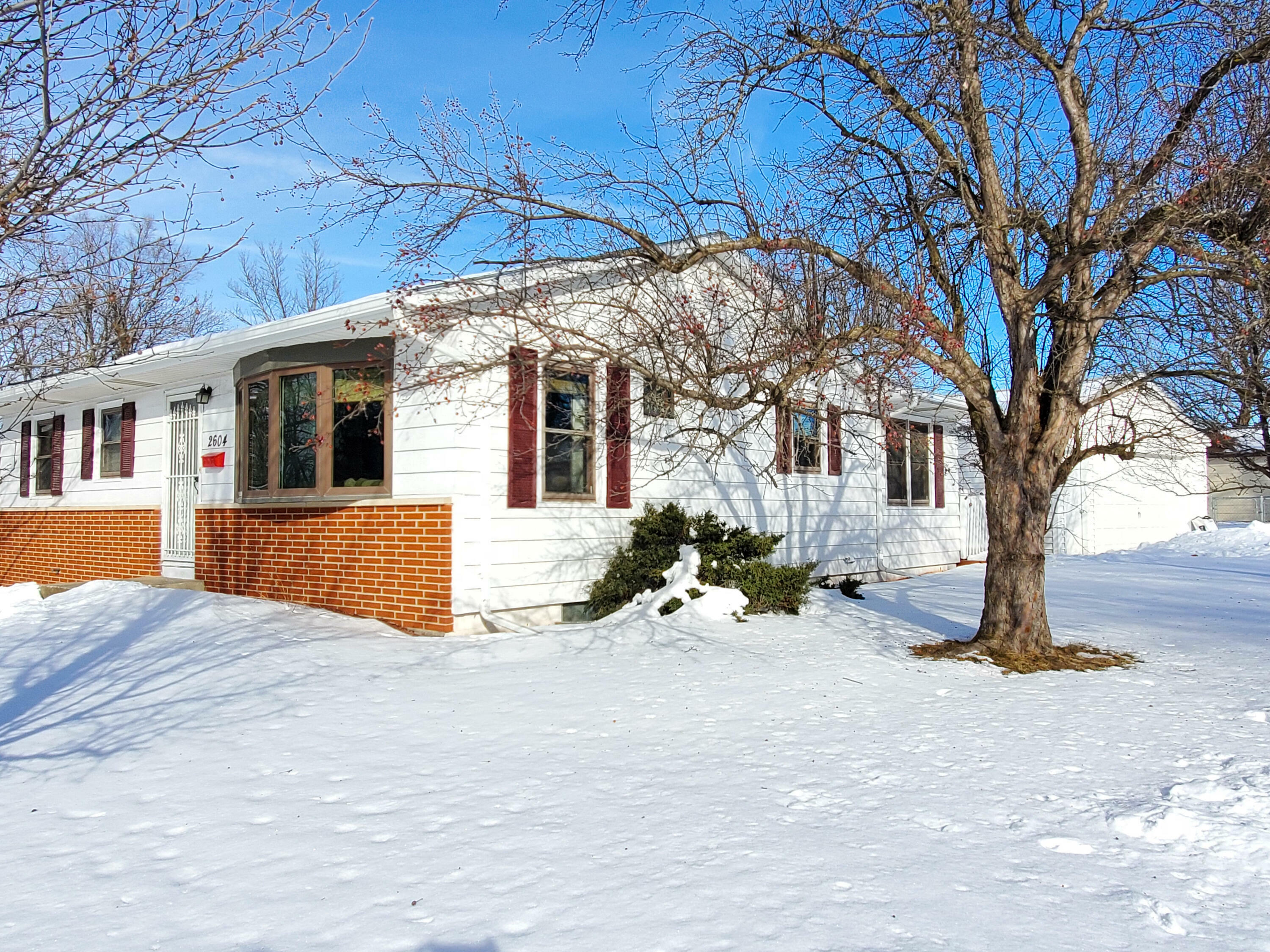 Property Photo:  2604 Northwestern Avenue  IA 50010 