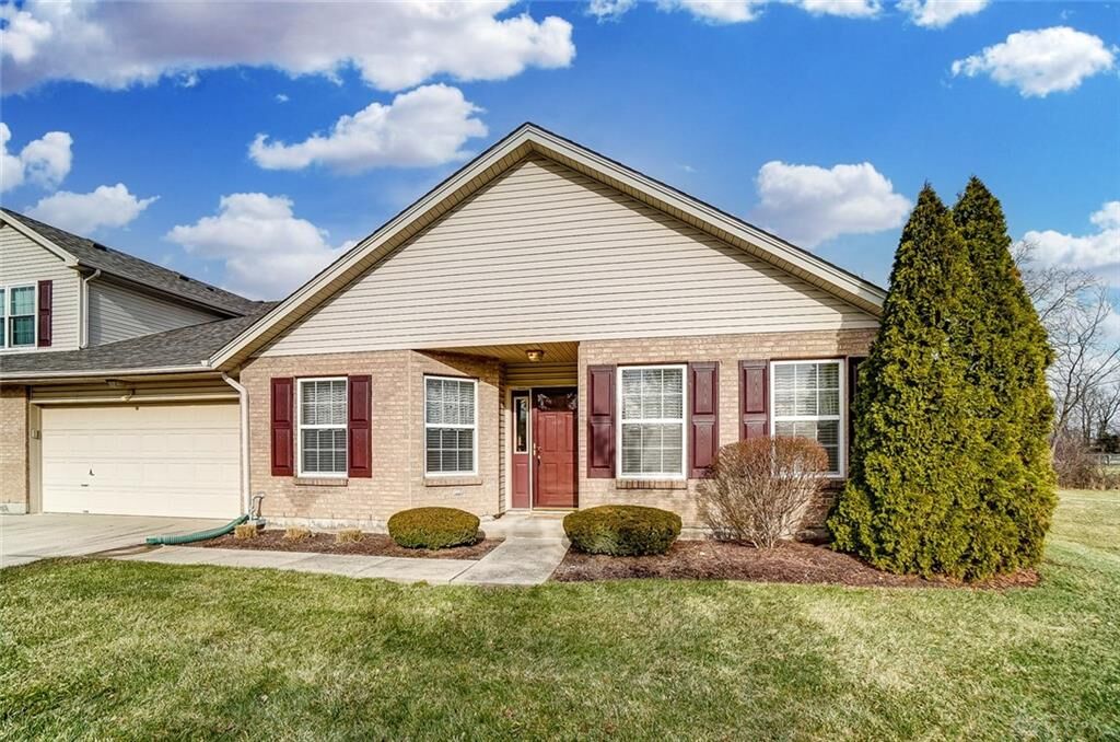 Property Photo: 5015 Twin Lakes Circle OH 45315